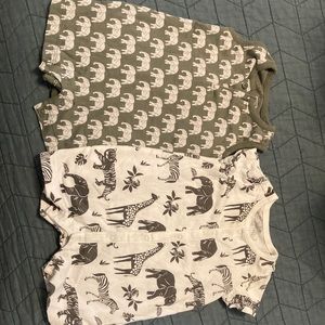 Organic cotton GAP body suits 0-3mo
